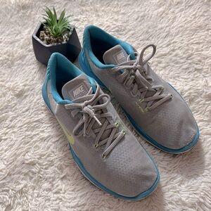 Nike Women's Flex Supreme TR 5 Cross Trainer Grey/Chlorine size 8.5